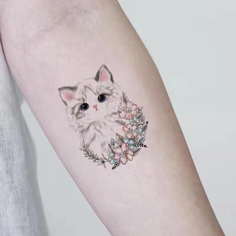 Tatouage Éphémère Chat Kawaii – Semi-Permanent Bras